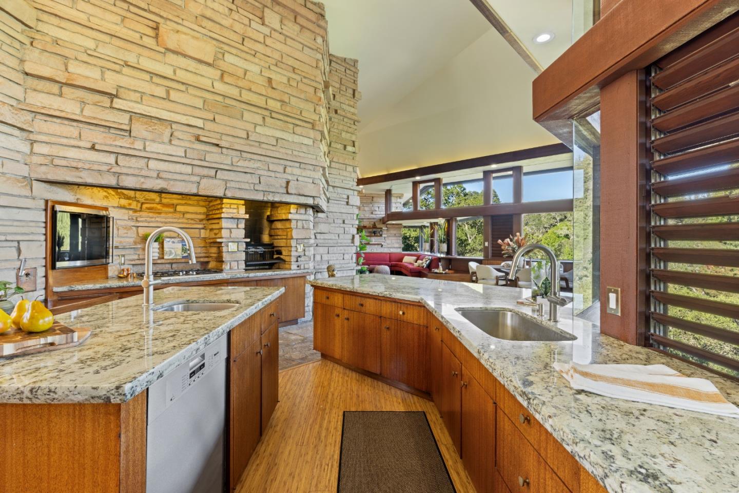 999 N Rodeo Gulch RD