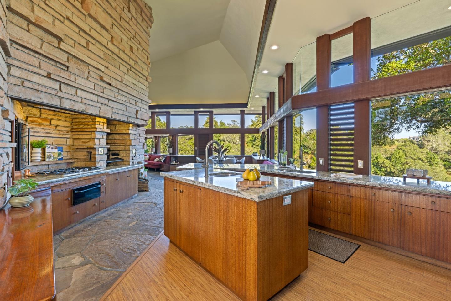 999 N Rodeo Gulch RD