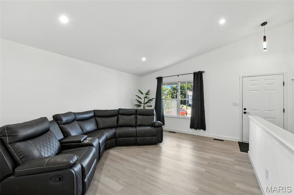 694 Tobermory Court