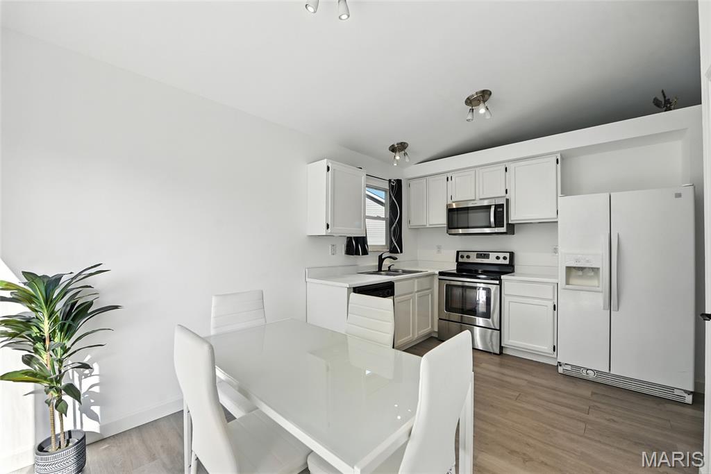 694 Tobermory Court