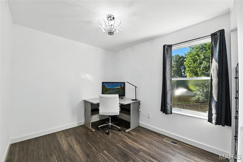 694 Tobermory Court