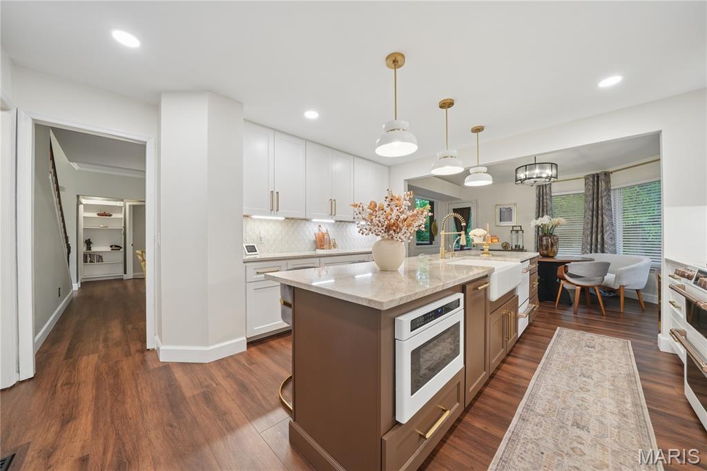 2 Forest Park Circle