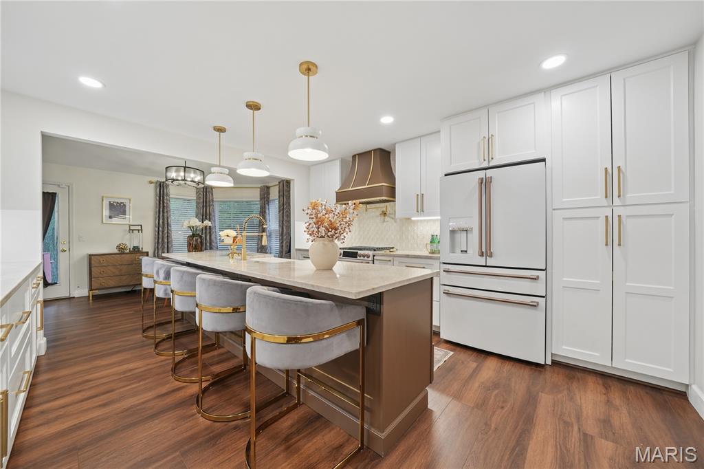 2 Forest Park Circle