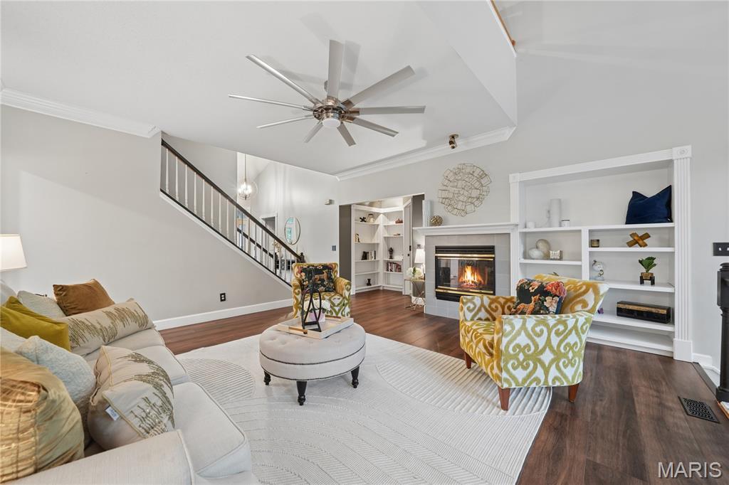 2 Forest Park Circle