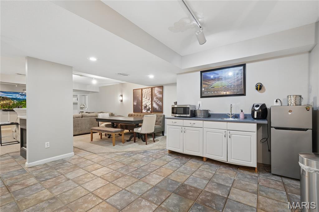 2 Forest Park Circle