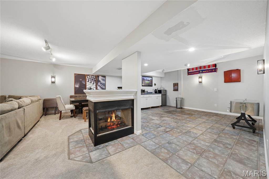 2 Forest Park Circle
