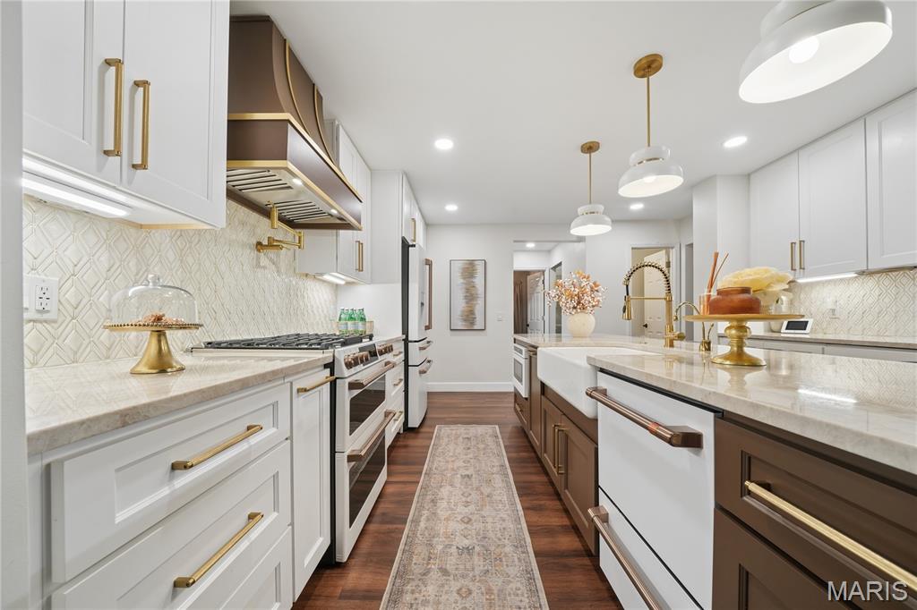 2 Forest Park Circle