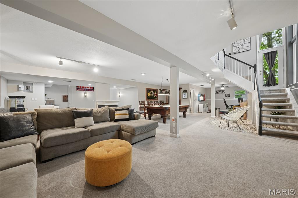 2 Forest Park Circle