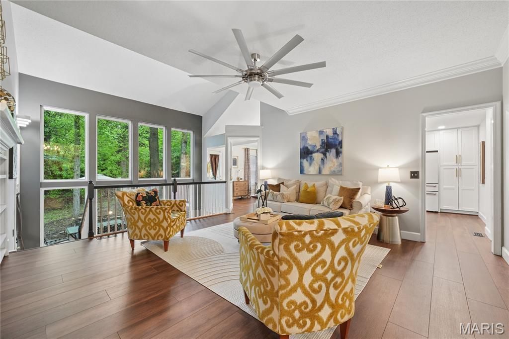 2 Forest Park Circle