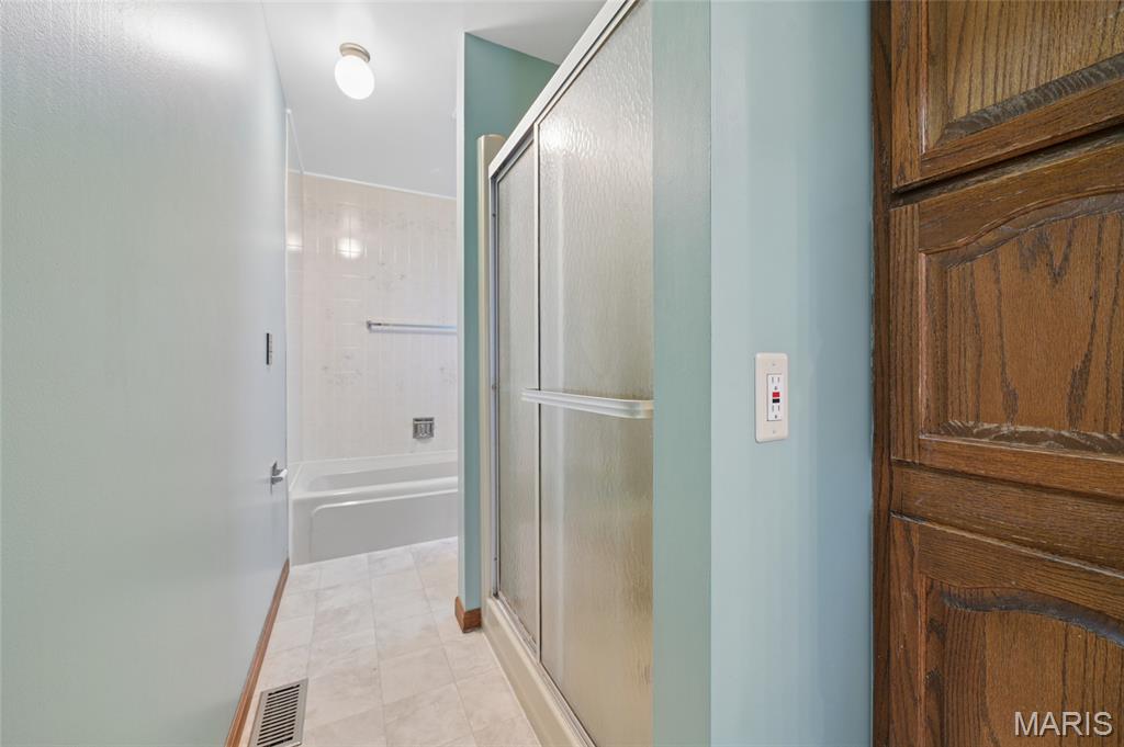 458 Fox Den Lane