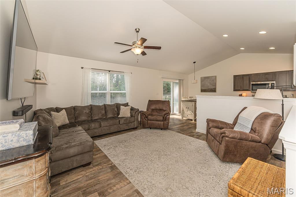 162 Williamsburg Lane