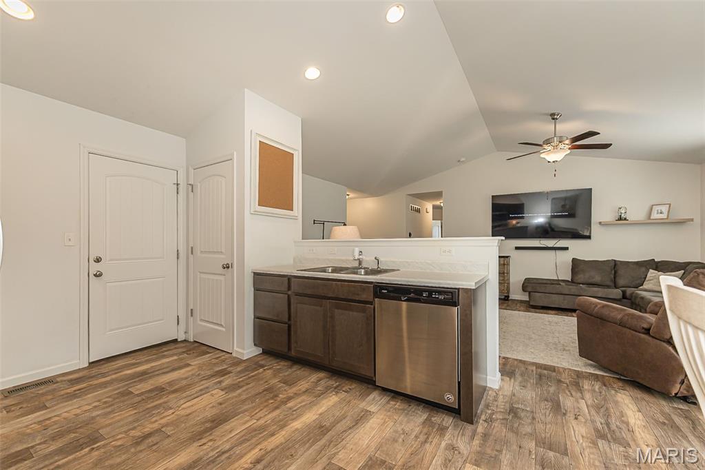 162 Williamsburg Lane