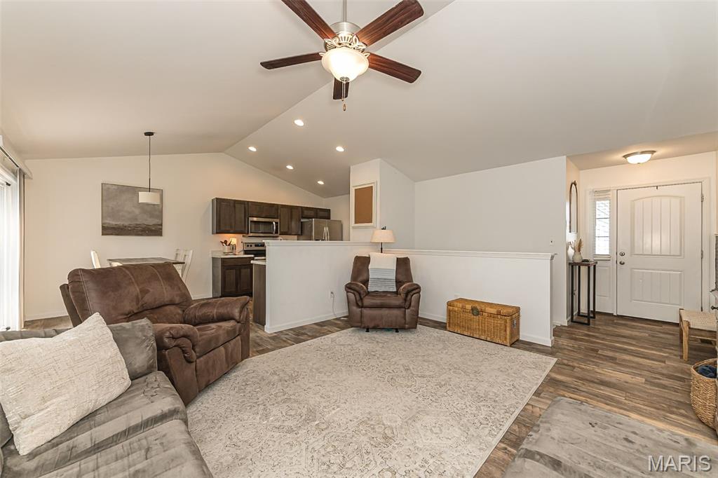 162 Williamsburg Lane