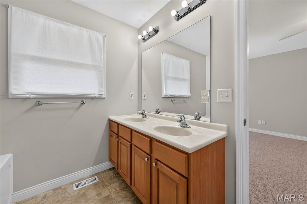 384-386 Shadow Pines Drive