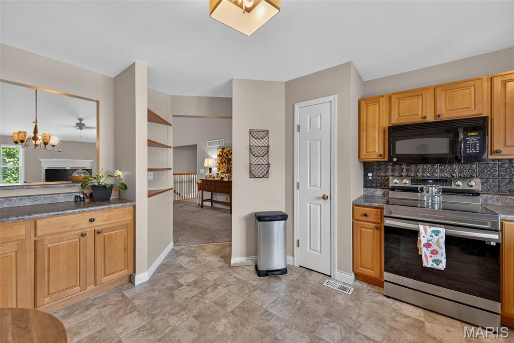 384-386 Shadow Pines Drive