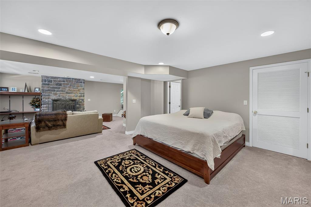 384-386 Shadow Pines Drive
