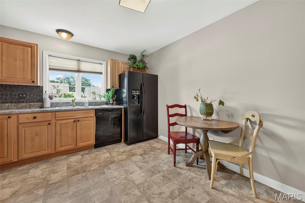 384-386 Shadow Pines Drive