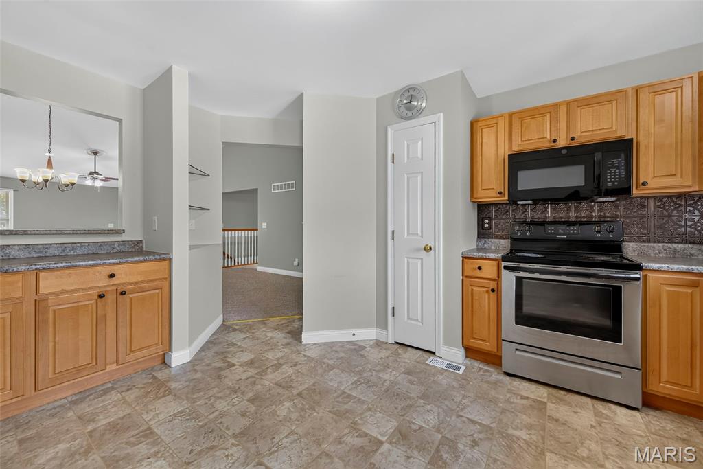 384-386 Shadow Pines Drive