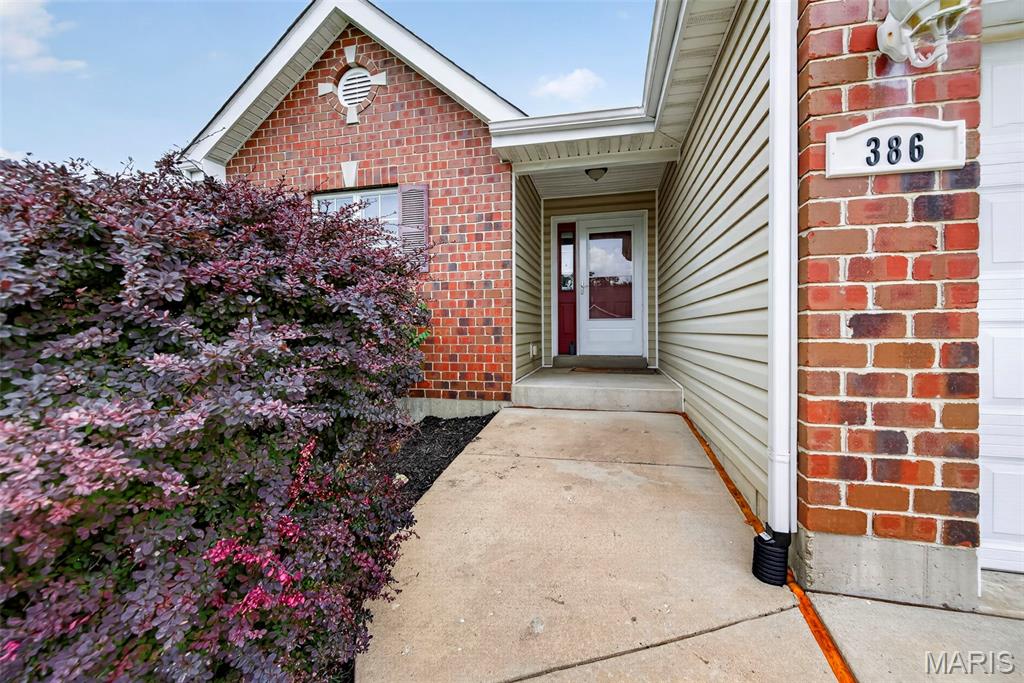 384-386 Shadow Pines Drive