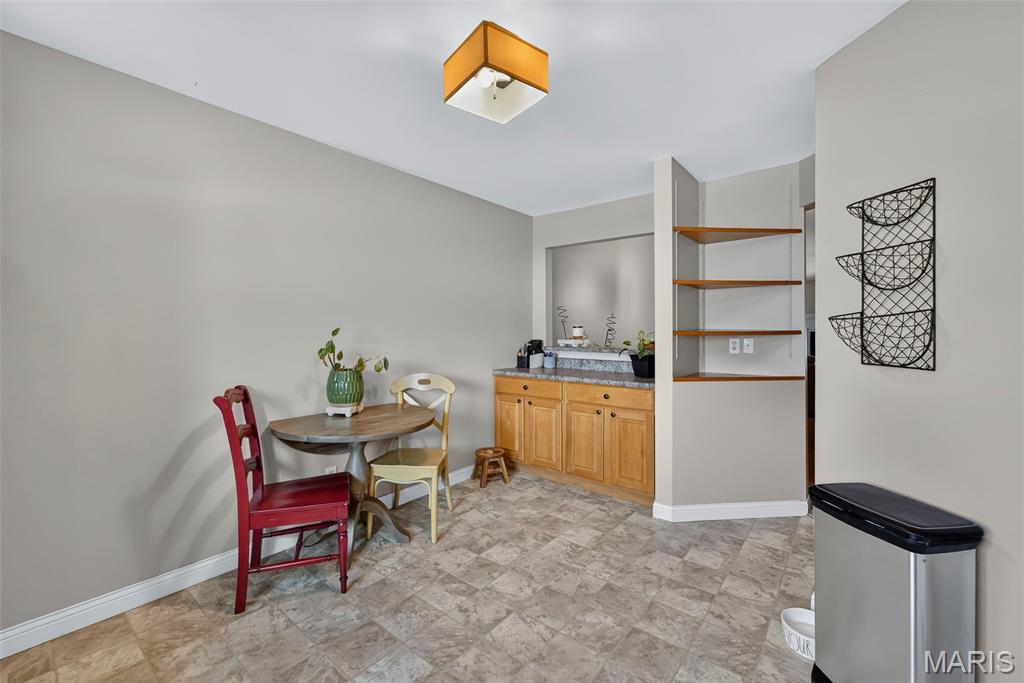 384-386 Shadow Pines Drive