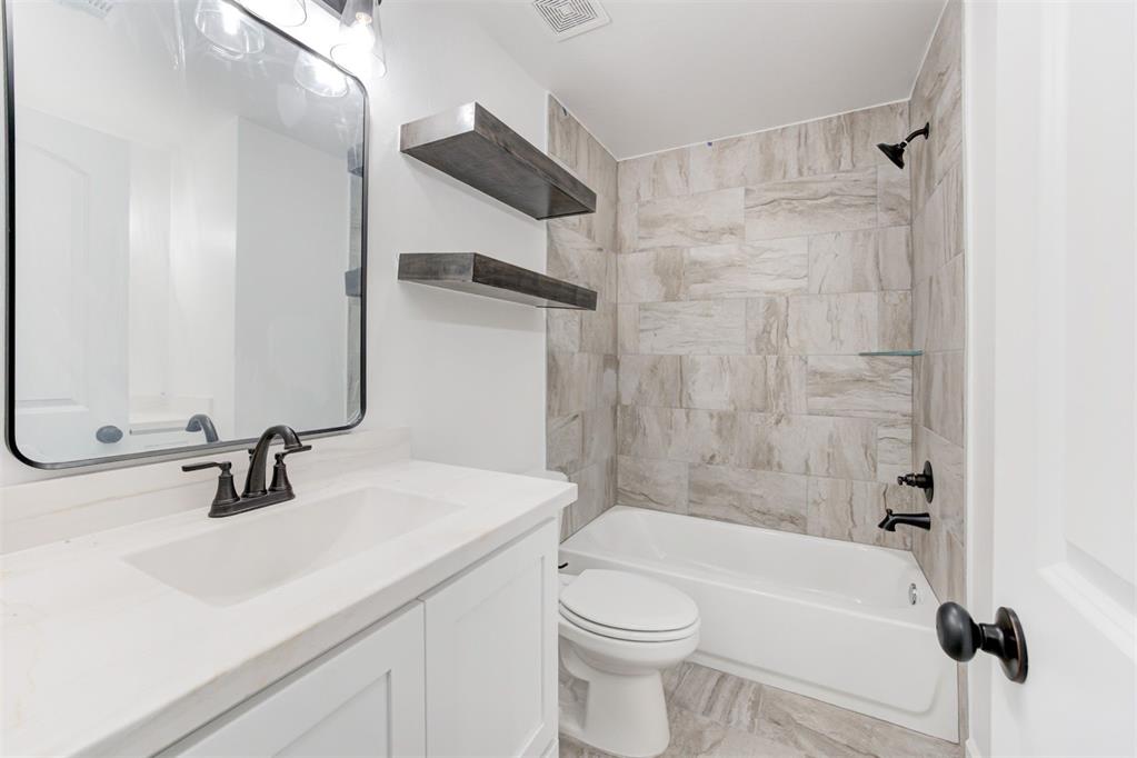 3301 Canadian Trails Court