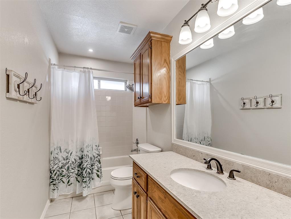 1816 N Shawnee Trail