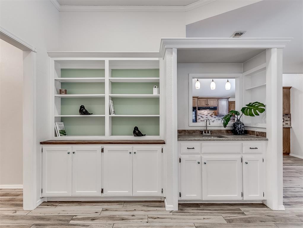 1816 N Shawnee Trail