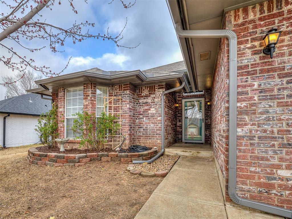 1816 N Shawnee Trail