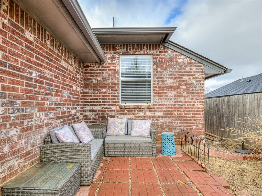 1816 N Shawnee Trail