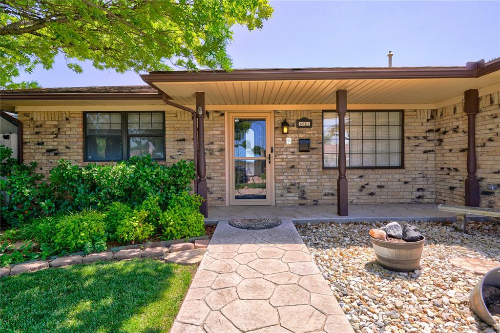 6910 NW Sprucewood Drive