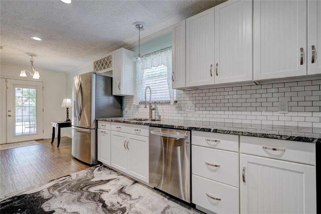 6910 NW Sprucewood Drive