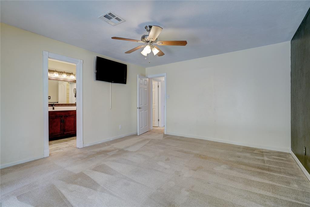 6910 NW Sprucewood Drive