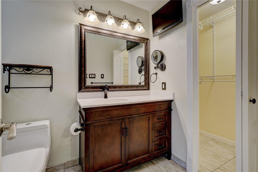 6910 NW Sprucewood Drive