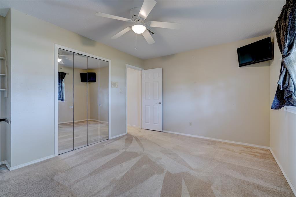 6910 NW Sprucewood Drive