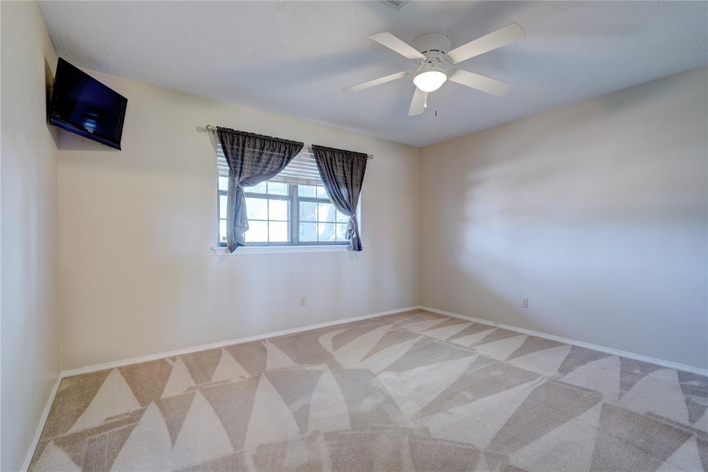 6910 NW Sprucewood Drive