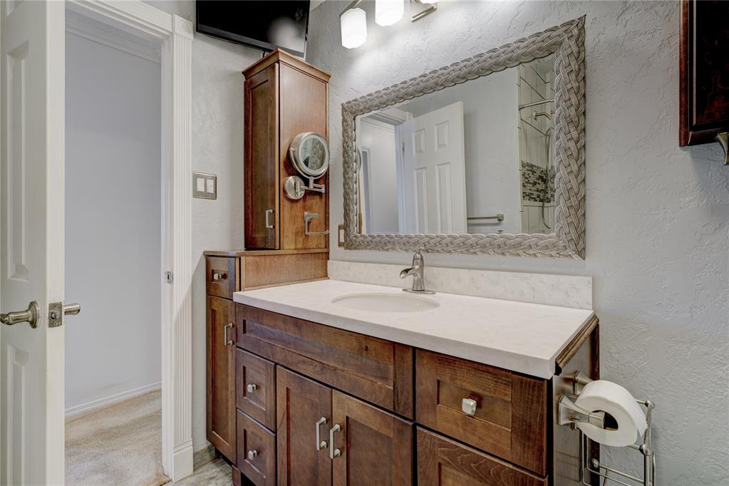 6910 NW Sprucewood Drive