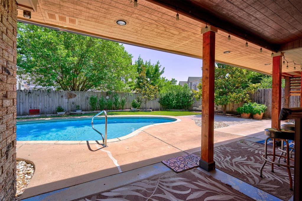 6910 NW Sprucewood Drive