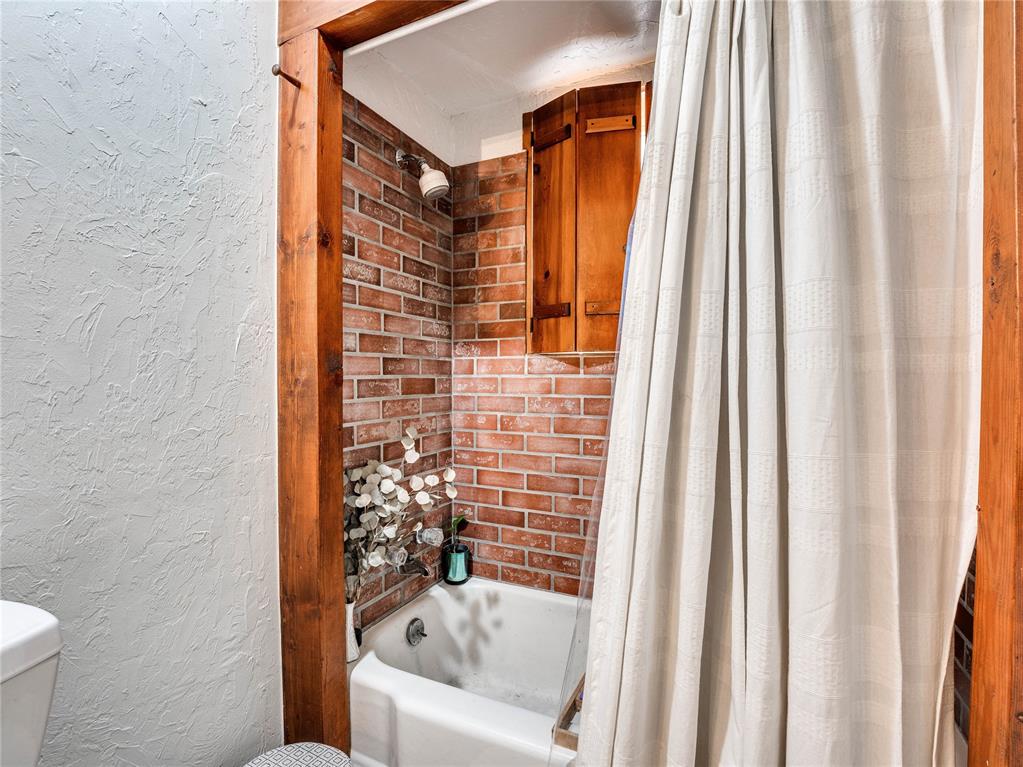 11308 N Miller Avenue