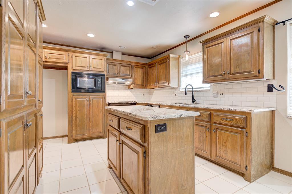 7312 Kingsridge Road