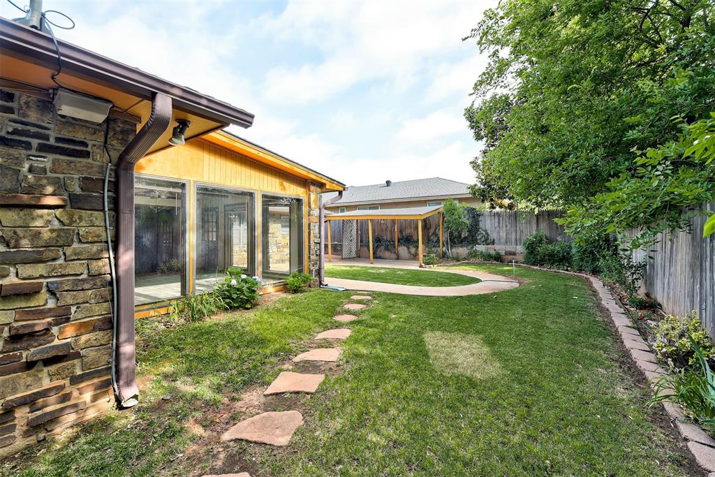 7312 Kingsridge Road