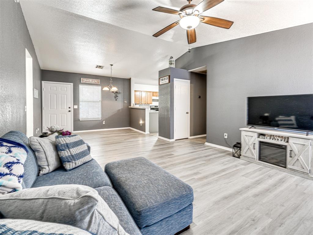 2401 Hunting Horse Trail