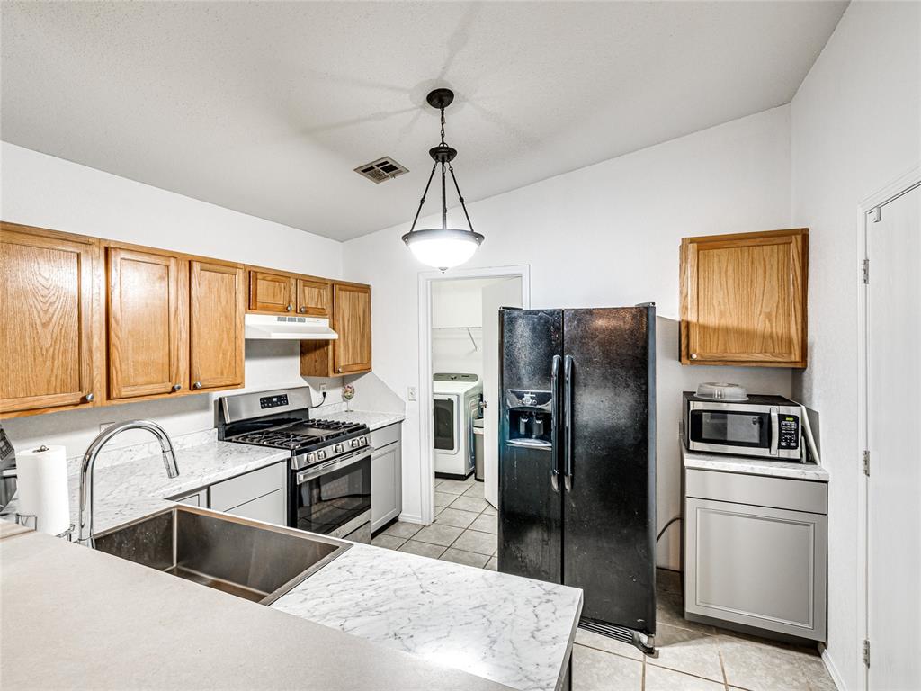 2401 Hunting Horse Trail