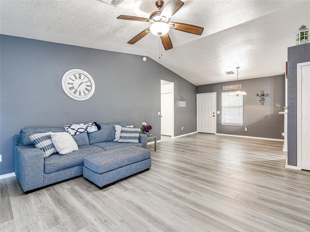 2401 Hunting Horse Trail