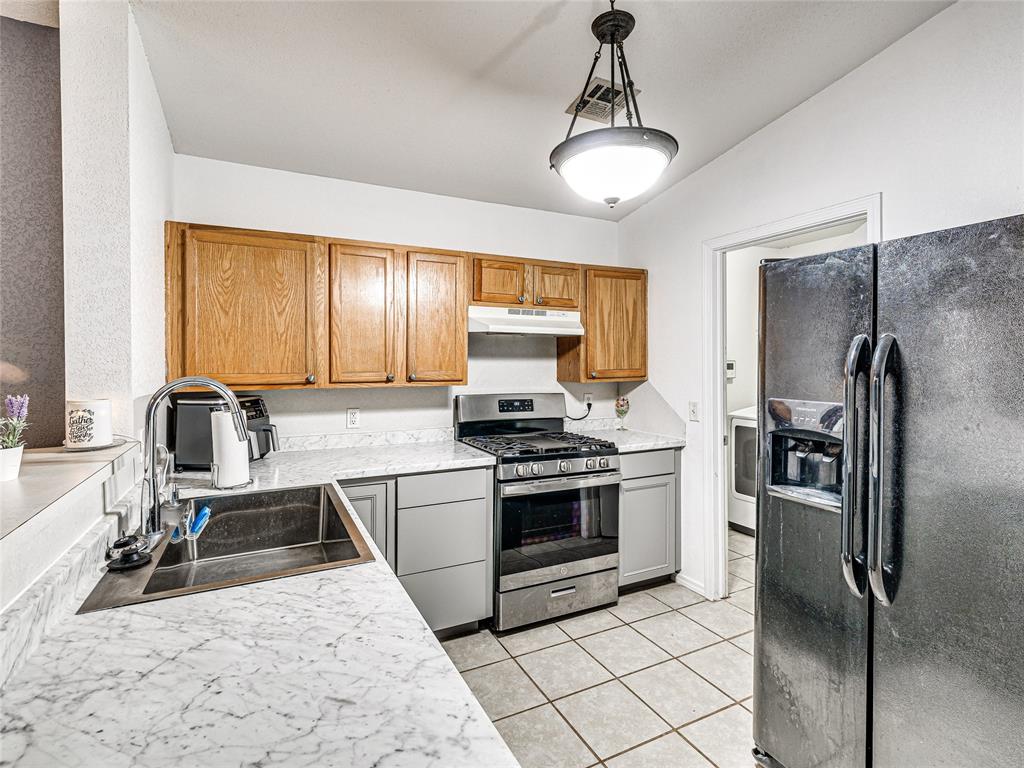 2401 Hunting Horse Trail