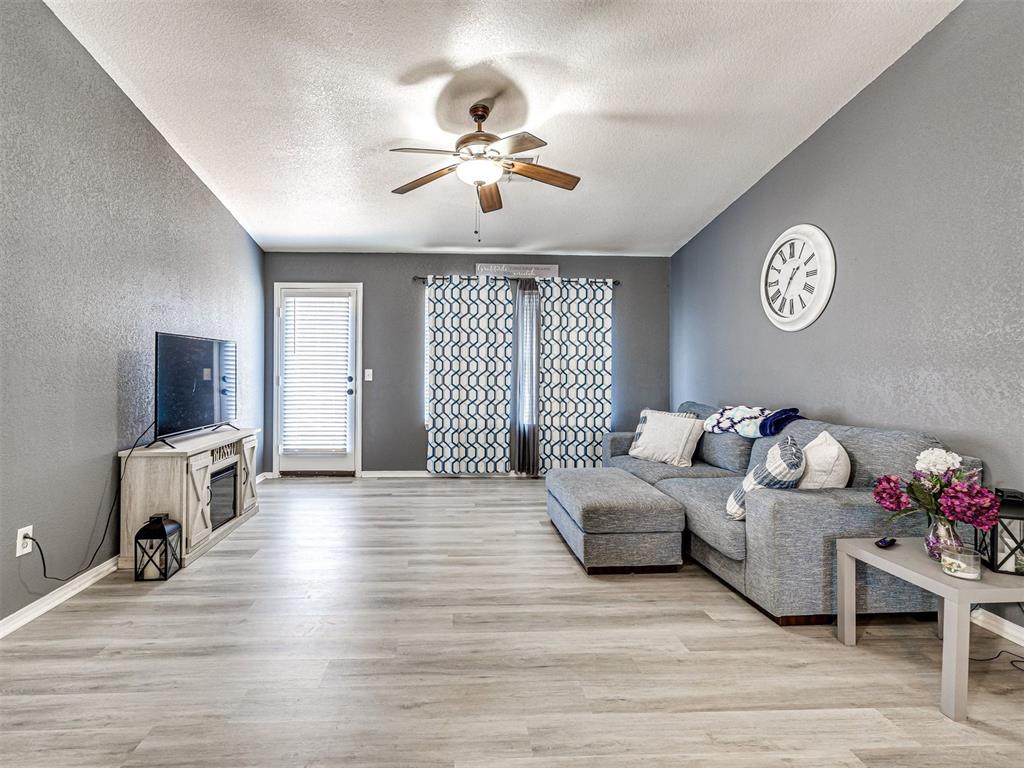 2401 Hunting Horse Trail