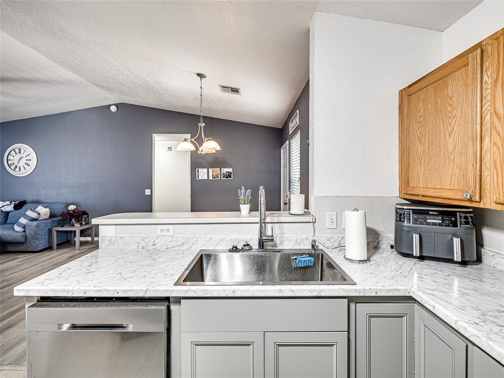 2401 Hunting Horse Trail