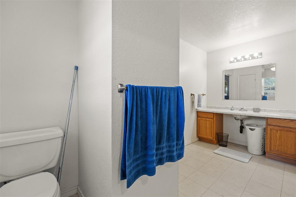 5608 Julie Court Unit: 5608&5610