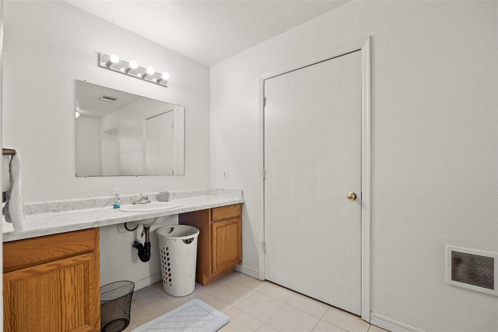 5608 Julie Court Unit: 5608&5610