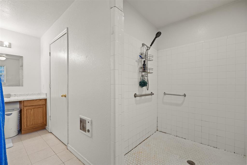 5608 Julie Court Unit: 5608&5610