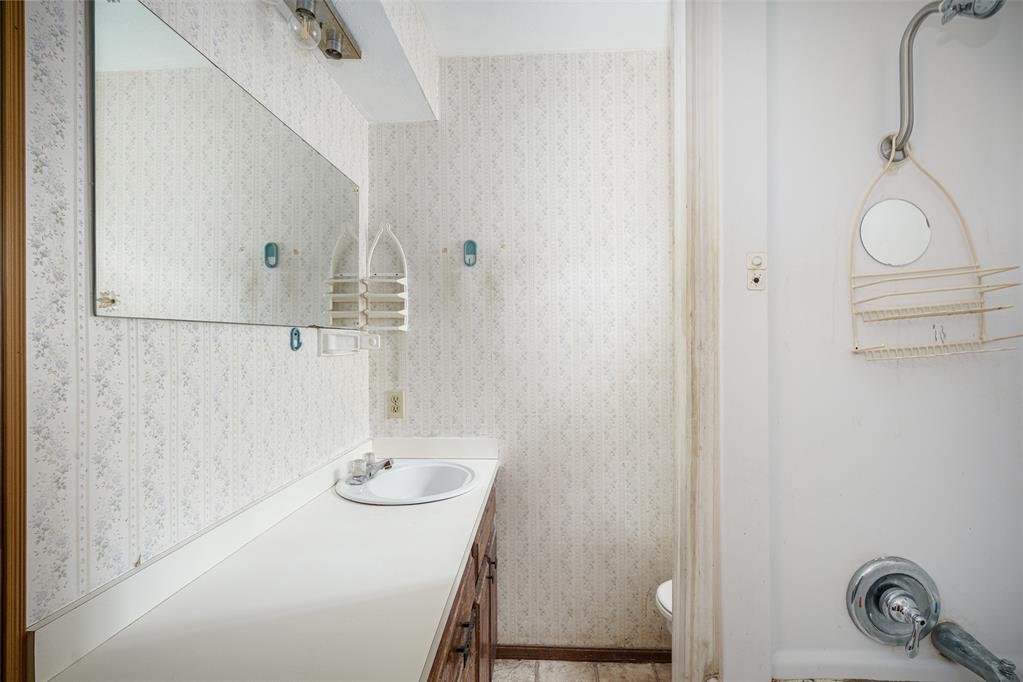 2725 SW Grand Boulevard